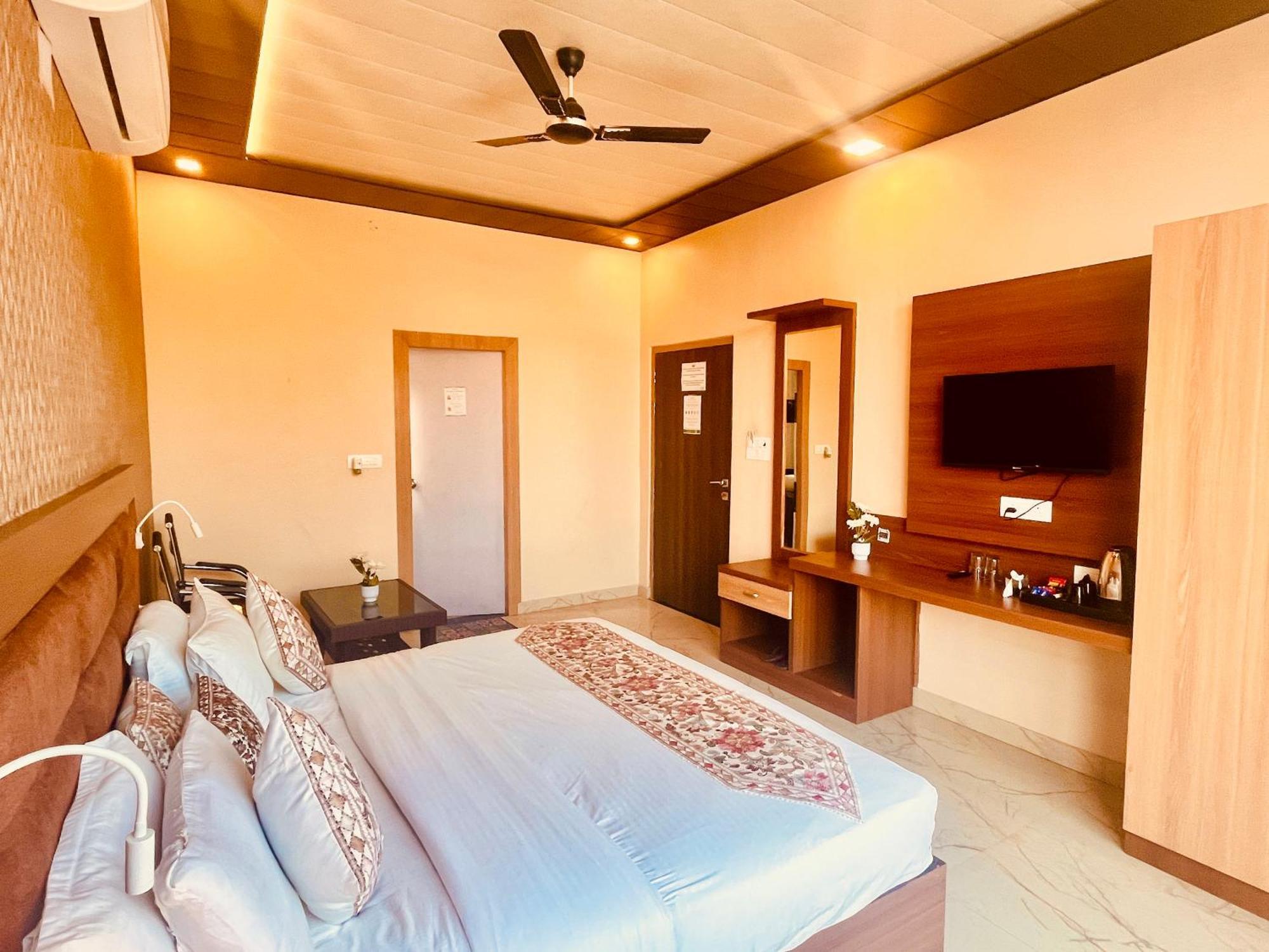 Heaven Resort Ayodhya ภายนอก รูปภาพ
